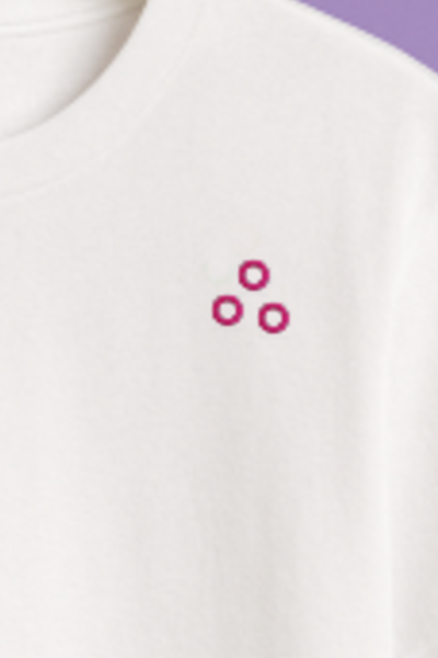 indi3 white t shirt